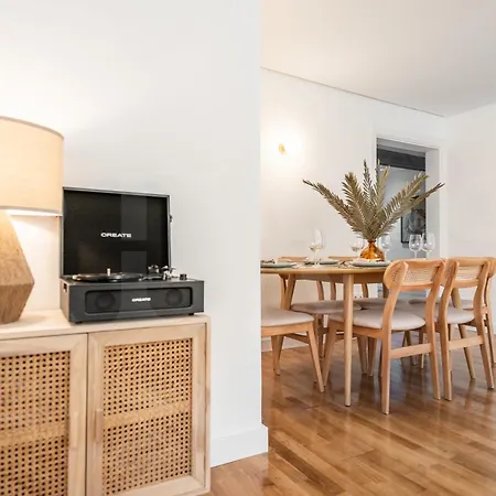 Exquisite And Charming Experience In Soho By Rems Apartment