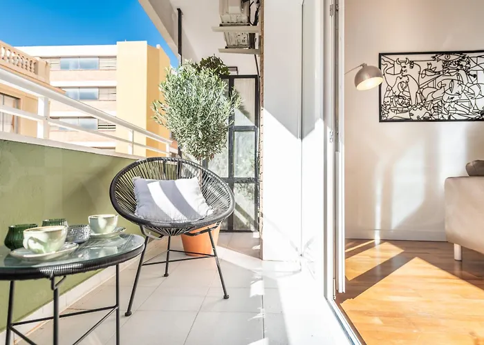 Exquisite And Charming Experience In Soho By Rems *