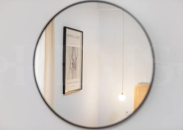 Exquisite And Charming Experience In Soho By Rems *