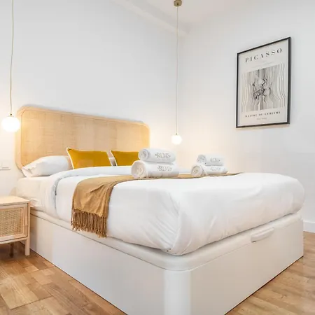 Exquisite And Charming Experience In Soho By Rems *
