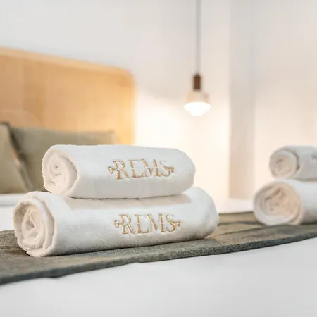 Exquisite And Charming Experience In Soho By Rems